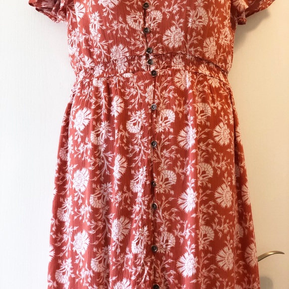 Lovely Fall colours Maxi Dress. Fits larger then a size XS - Picture 2 of 14